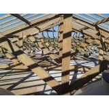 onde encontro acabamento de telhado em madeira Tamboré