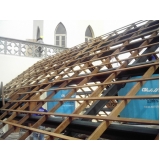 reforma de telhado residencial em madeira Jandira
